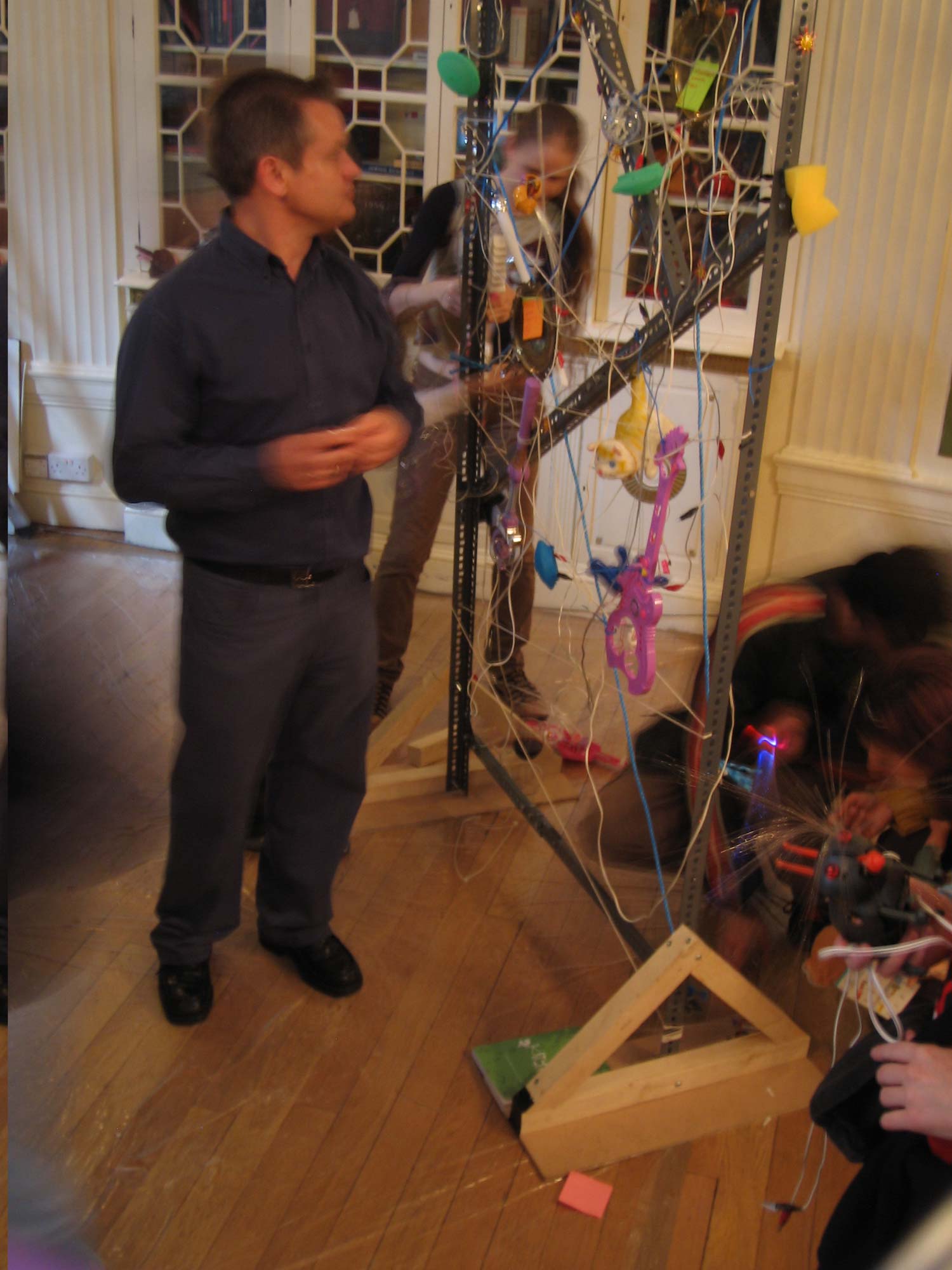Connecting Scattered House actuators